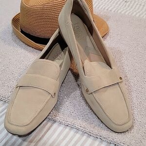 Beige Loafer shoes